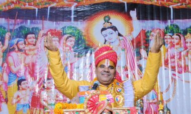 श्रीमद भागवत कथा में श्री कृष्ण जन्मोत्सव की धूम