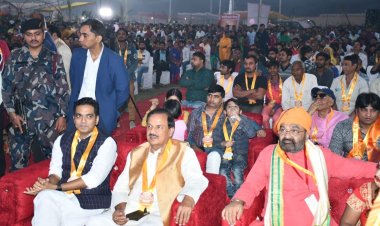 सांसद - विधायक हुए छठ पूजा में सम्मिलित, लिया छठिव्रतियों का आशीर्वाद