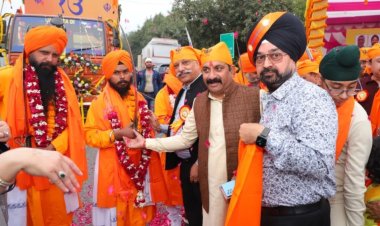 गुरु नानक देव जी के जन्मदिन पर निकला शहाना नगर कीर्तन, हुआ विशाल भंडारे का आयोजन