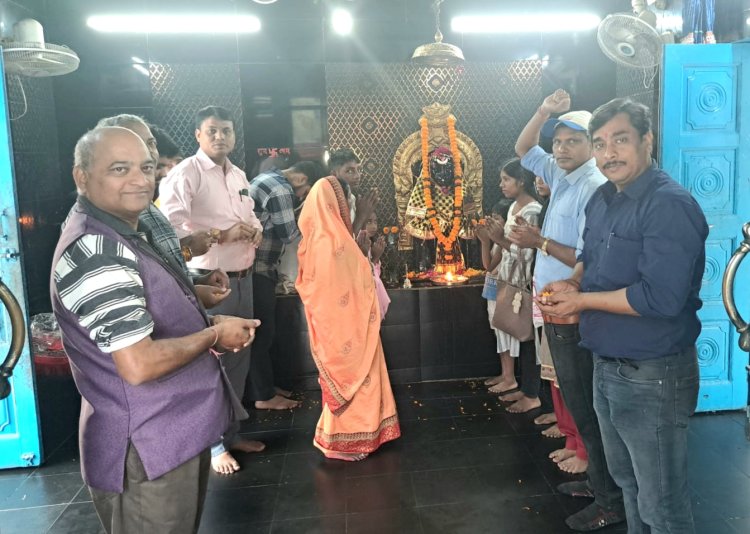 भैया दूज के पावन पर्व पर किया गया भारत की जीत के लिए शनि महाराज का पंचामृत अभिषेक