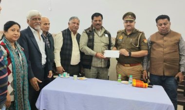 आवासीय कल्याण समिति सेक्टर 27 ने की थाना 20 प्रभारी के साथ समस्याओं पर चर्चा