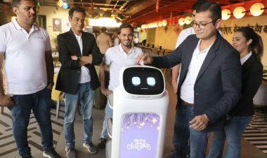 अल्फ़ाड्रॉइड रोबोट सेवा उद्योग के युग को बदल रहा है - संजीव कुमार