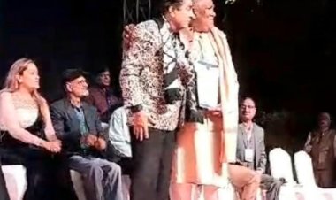 नोएडा लोक मंच के महासचिव महेश सक्सेना 9वें अंतर्राष्ट्रीय खजुराहो फिल्म महोत्सव में सम्मानित