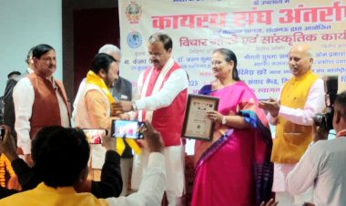 उपमुख्यमंत्री केशव प्रसाद मौर्य के हाथों सम्मानित हुए प्रसिद्ध ज्योतिषाचार्य गुरु जी गौतम ऋषि