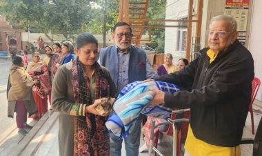 लक्ष्मी नारायण मंदिर ने किया कम्बल, गर्म वस्त्र व भोजन का वितरण