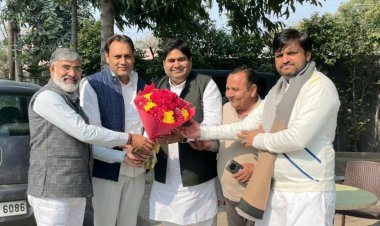 18वीं बार अध्यक्ष बने दिनेश भाटी को रामकुमार तंवर ने दी बधाई