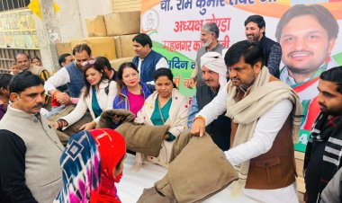 रामकुमार तंवर ने अपने जन्मदिन पर ज़रूरतमंदों को बाँटे जैकेट व गर्म कपड़े