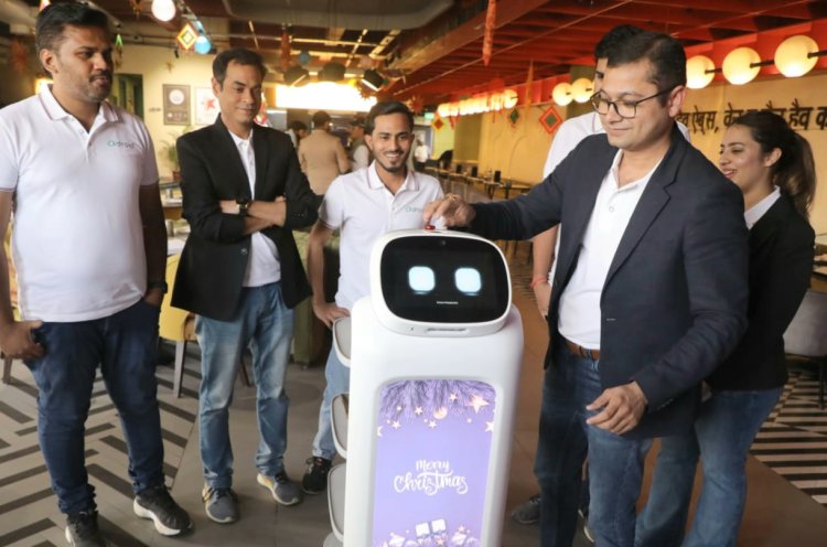 अल्फ़ाड्रॉइड रोबोट सेवा उद्योग के युग को बदल रहा है - संजीव कुमार