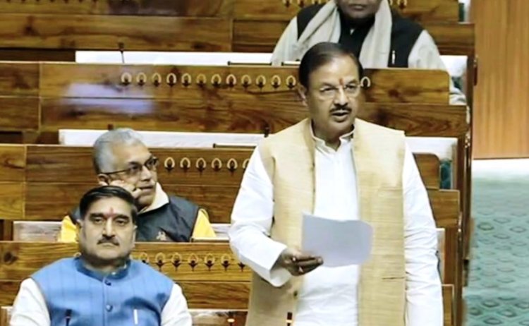 डा. महेश शर्मा ने आयुष्मान भारत योजना के क्रार्यान्वयन से जुड़ी रिपोर्ट की सदन के सामने पेश