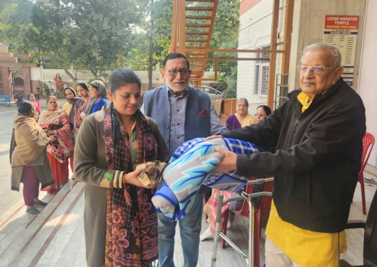 लक्ष्मी नारायण मंदिर ने किया कम्बल, गर्म वस्त्र व भोजन का वितरण