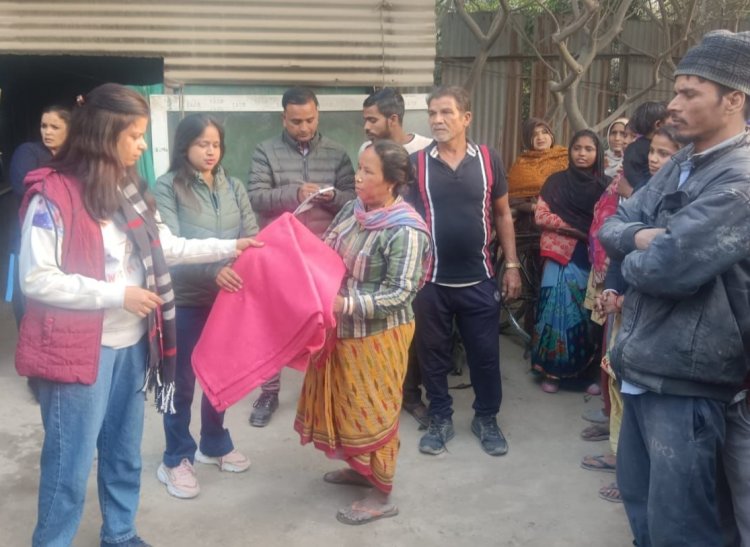इथोमार्ट चैरिटेबल ट्रस्ट ने दिए ग्रेटर नोएडा वेस्ट के मज़दूरो को कंबल