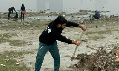 स्वच्छ यमुना मिशन के अंतर्गत कालिंदी कुंज घाट पर चलाया 115वाॅं स्वच्छता अभियान