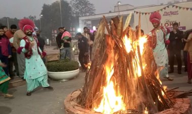 जीआईपी मॉल में मनाया गया लोहड़ी पर्व, लोगों ने उठाया लुफ्त