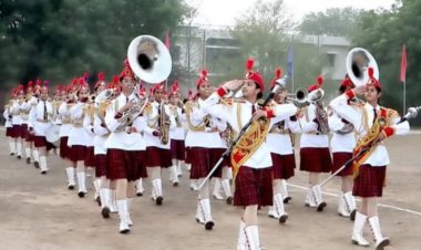 नोएडा की बेटी आयुषी बैंगानी  ने 75वें गणतंत्र दिवस की परेड में पिलानी बैंड का नेतृत्व किया