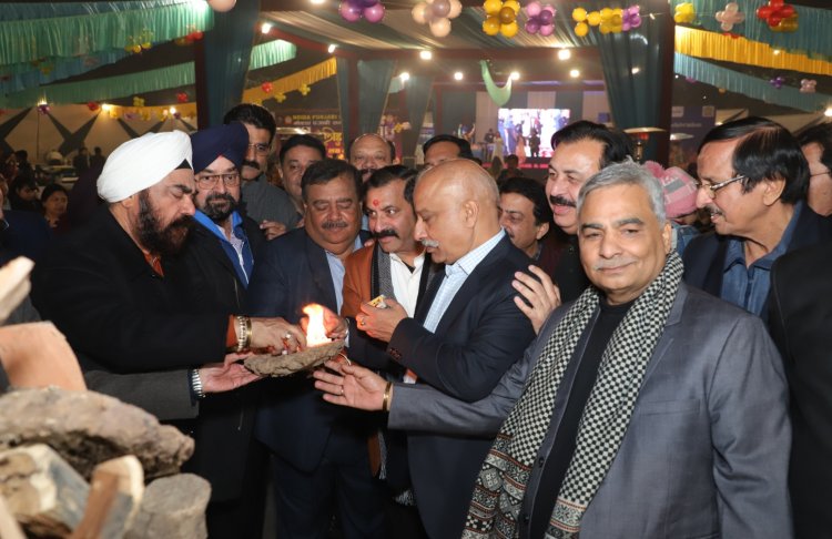 नोएडा पंजाबी समाज ने मनाया लोहड़ी पर्व, लोगों ने जमकर उठाया लुफ्त