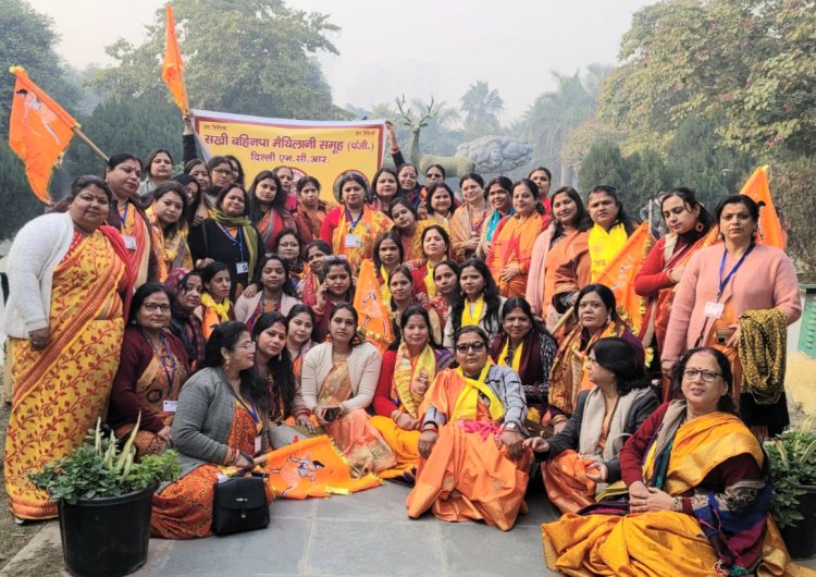 सखीबहिनपा मैथिलानी समूह द्वारा निकाली गई भव्य शोभायात्रा