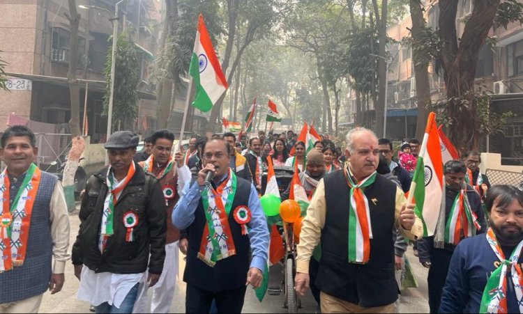 रजत विहार मे वरिष्ठ नागरिकों ने फहराया झंडा, हुए सांस्कृतिक कार्यक्रम