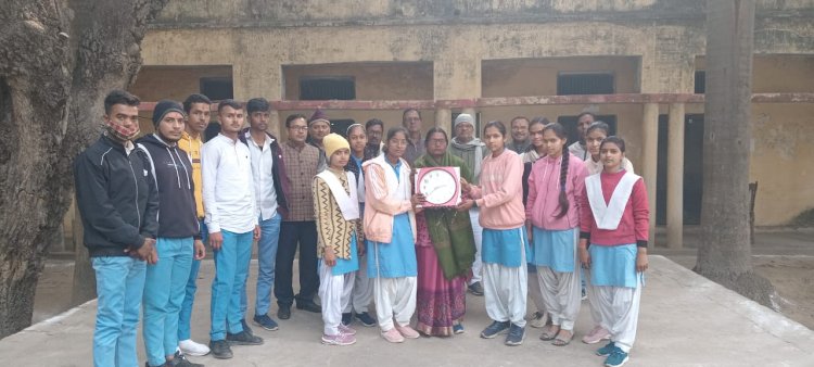 शिवकुमार शास्त्री इंटर कॉलेज में हुआ विदाई समारोह, छलके आंसू 