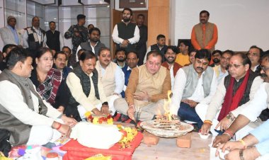 नोएडा भाजपा ने किया लोकसभा चुनाव कार्यालय का उद्घाटन