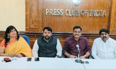 बंद हों ओटीटी पर अनसेंसर्ड विदेशी फिल्में दिखाना