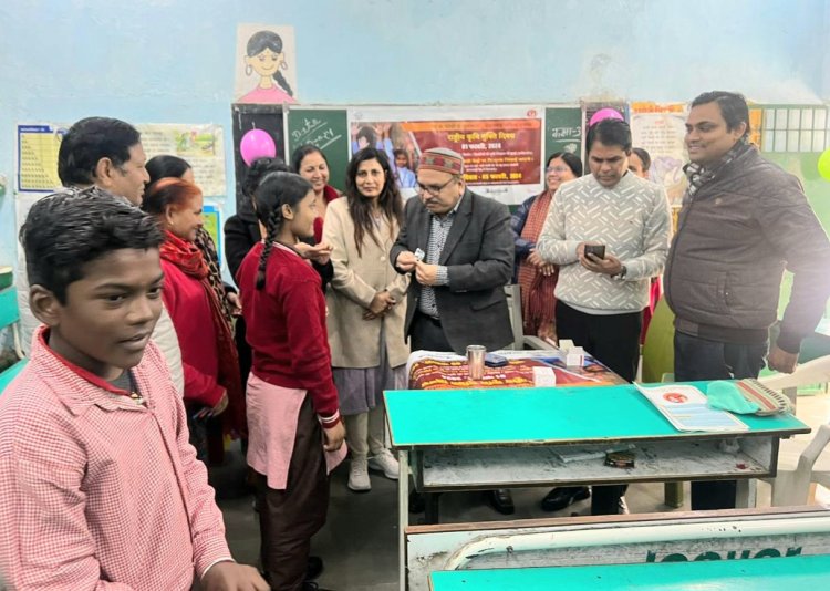 बच्चों को खिलाई गई पेट के कीड़े निकालने की दवा