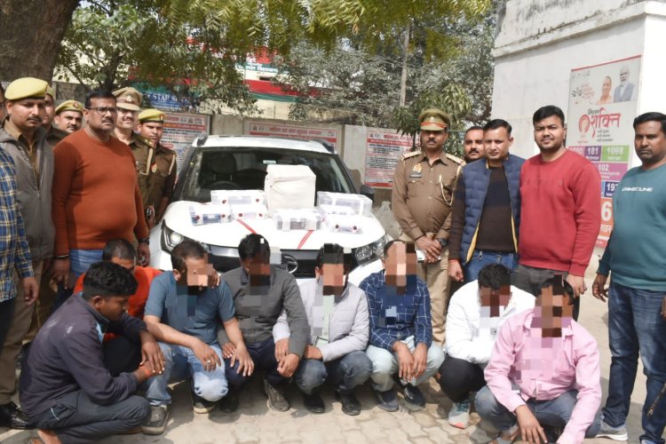 पुलिस परीक्षा से पहले ही सॉल्वर गैंग का भंडाफोड़, 8 आरोपी 6 लाख नगद और 21 लाख का चेक के साथ गिरफ्तार
