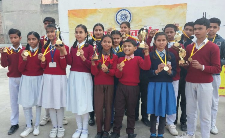 विश्व भाषा दिवस: अंतर्विद्यालय अंग्रेज़ी निबन्ध तथा भाषण प्रतियोगिता का हुआ आयोजन