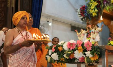 इस्कॉन नोएडा में श्री चैतन्य महाप्रभु का मनाया गया आविर्भाव दिवस