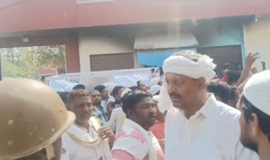 मुख्तार के जनाजे में अफजाल अंसारी के चेहरे पर दिखी घबड़ाहट