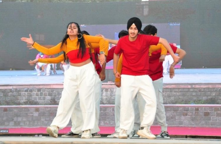 सांस्कृतिक व तकनीकी प्रतियोगिताओं से गुलजा़र हुआ एमिटी