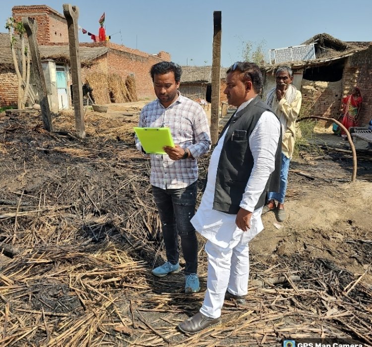 अज्ञात कारणों से लगी आग, तीन झोंपड़ी जलकर हुई खाक