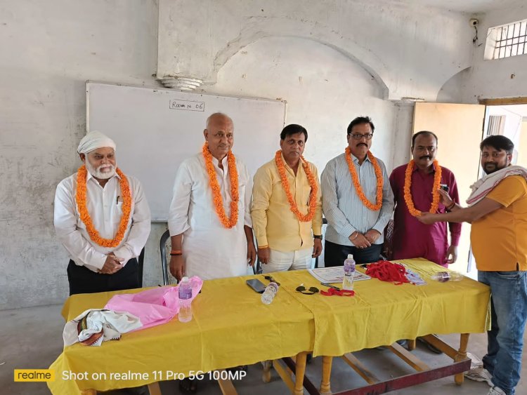 नेशनल यूथ जर्नलिस्ट एसोसिएशन के पदाधिकारियों को हुआ परिचय पत्र वितरण