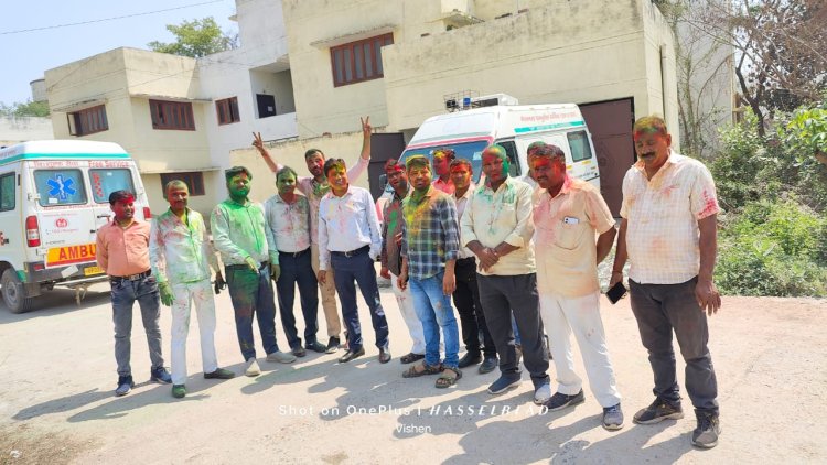 होली पर आपात स्थिति से निपटने के लिए एंबुलेंस तैयार