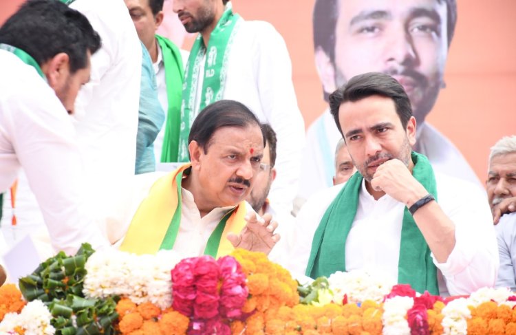 डा. महेश शर्मा के समर्थन में वोट मांगने पहुंचे जयंत चौधरी