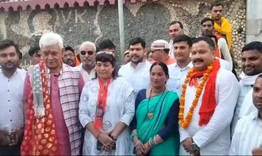 मां कामाख्या के दर्शन के बहाने कार्यकर्ताओं को साध गए एल जी मनोज सिन्हा