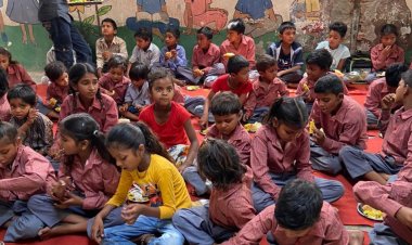 सामाजिक संस्था युवा शक्ति ने स्ट्रीट चिल्ड्रन्स के साथ मनाया जन्मदिन, बांटे उपहार