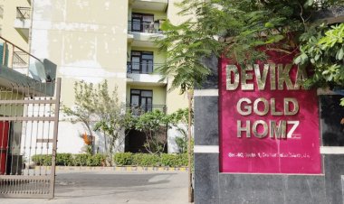 देविका गोल्ड होम्ज़ सोसाइटी में लिफ्ट की समस्या दिन पर दिन बढ़ती जा रही है बिल्डर और मेंटेनेंस को है हादसों का इंतजार 