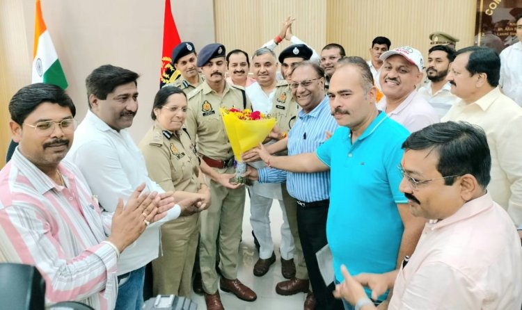 कुणाल शर्मा के अपहरण एवं हत्याकांड के खुलासे पर शहर की सामाजिक संस्थाओं ने किया पुलिस आयुक्त एव टीम को सम्मानित