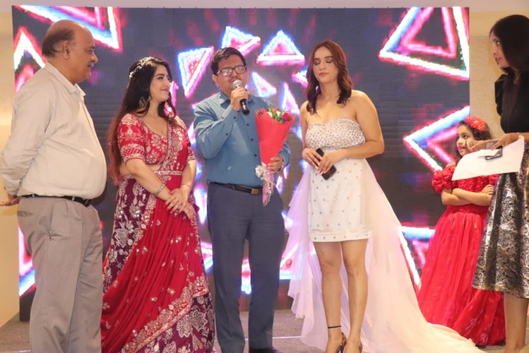 'एम्पावर हर स्टेप्स' फैशन शो और पुरस्कार समारोह का हुआ आयोजन,  एचएचईडब्ल्यूए रही सहयोगी संस्था