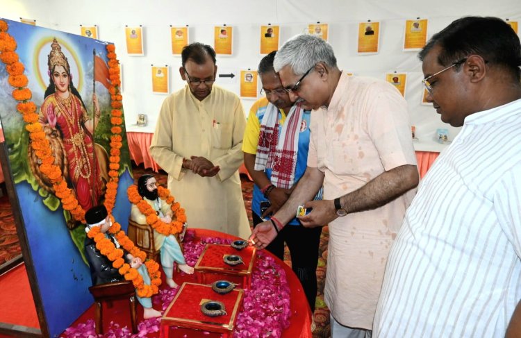 'संघ नींव में विसर्जित पुष्प' प्रदर्शनी में दिखी संघ की 'अतीत से वर्तमान' तक की यात्रा