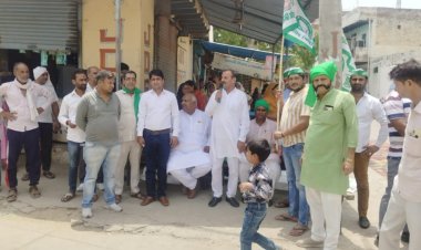 मकान को ध्वस्त करने गए प्राधिकरण के दस्ते और पुलिस को वापस हटना पड़ा