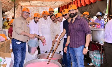 पंजाबी एकता समिति ने लगाई मीठे शरबत की छबील लगाई