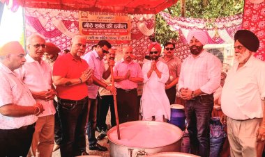 नोएडा पंजाबी समाज ने लगाई मीठे शरबत की छबील