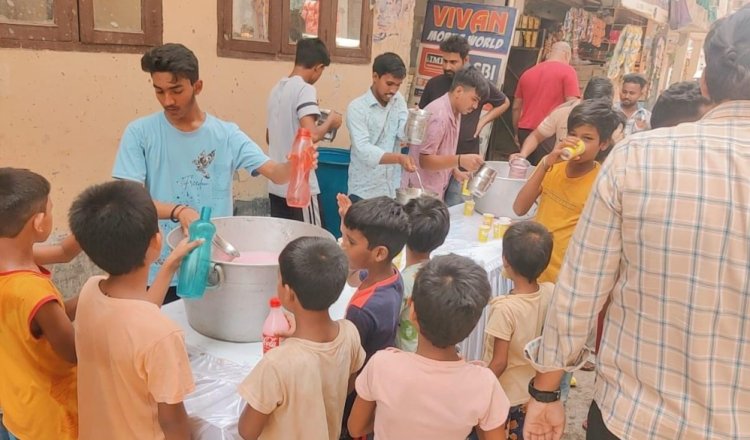 निर्जला एकादशी के अवसर पर किया गया शरबत वितरण 