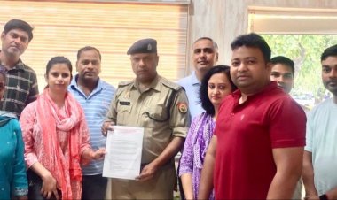 साइबर ठगी, खुले में शराब पीना, छीना झपटी समस्याओं को लेकर एसीपी - 2 सेंट्रल नोएडा से मुलाक़ात की