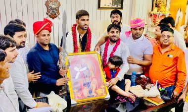 जॉर्डन में एशियाई चैंपियनशिप में स्वर्ण पदक विजेता जोंटी भाटी का भाजपा नेता अन्नू पंडित ने किया स्वागत