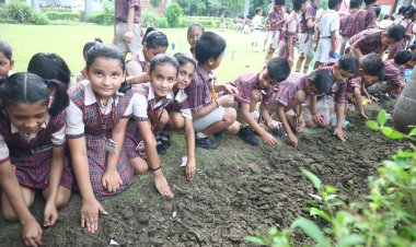 वन महोत्सव समारोह द्वारा छात्रों में जगाई गई जागरूकता