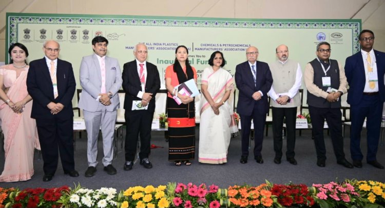 वर्ष 2033 तक प्लास्टिक रीसाइक्लिंग उद्योग 6.9 बिलियन डॉलर की होने की संभावना