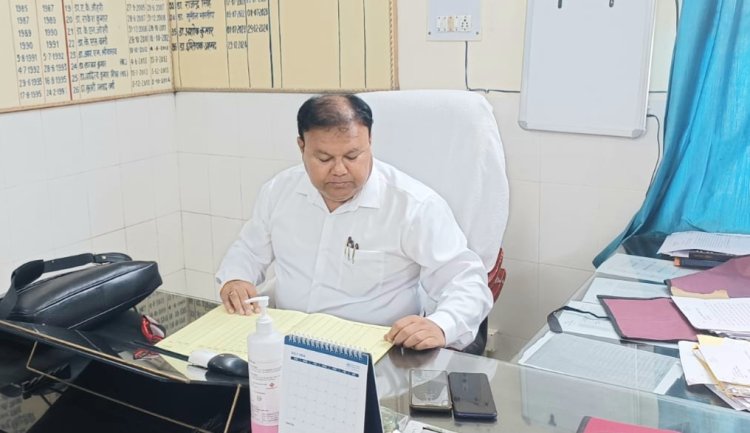 राजीव नयन गिरी ने संभाला फतेहपुर के सीएमओ का पदभार