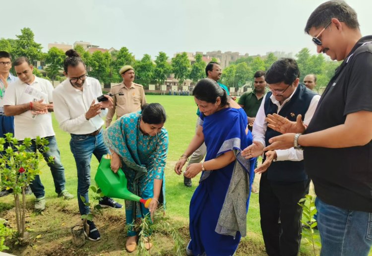 सी.ए.आई के पर्यावरण संग्रह में छात्रों ने लगाए अनेको वृक्ष